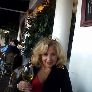 Meet your Posher, Lorraine